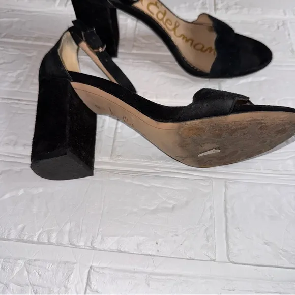 Sam Edelman Odila Scalloped Suede Sandals Size 6