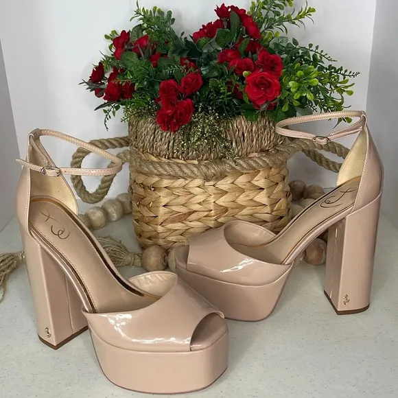 Sam EdelmanKori Sunrise Pink Faux Patent Leather Platform Sandals Sz 9
