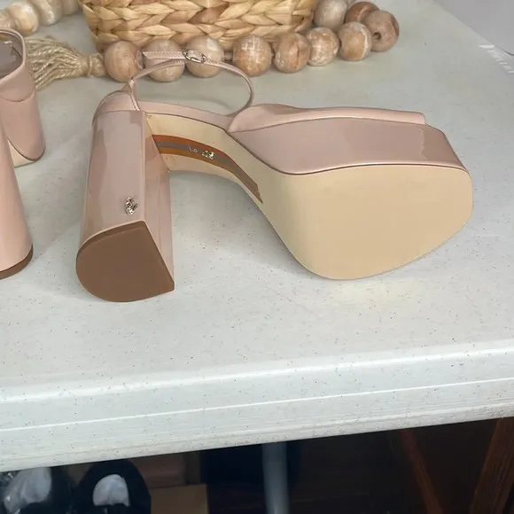 Sam EdelmanKori Sunrise Pink Faux Patent Leather Platform Sandals Sz 9
