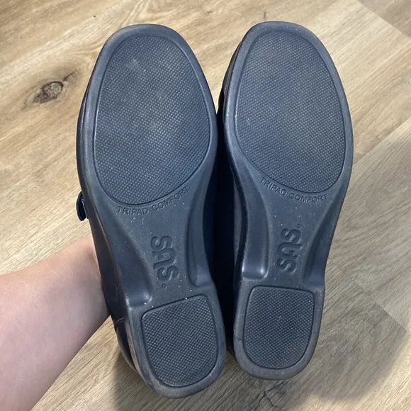 SAS Lara Comfort Black Leather Loafers size 8WW with buckle detail