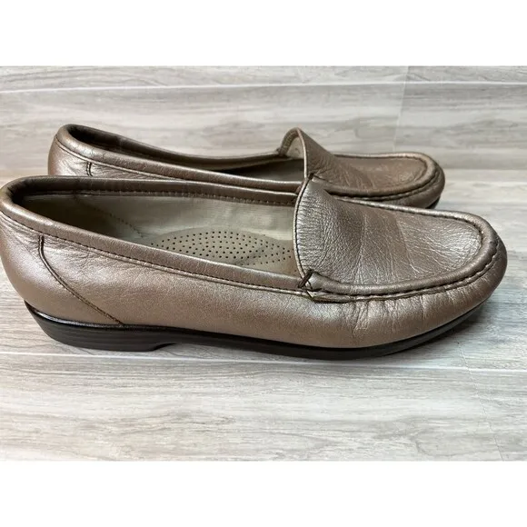 SAS Simplify Slip On Metallic  Gold Leather Tripad Comfort Loafers size 7 M