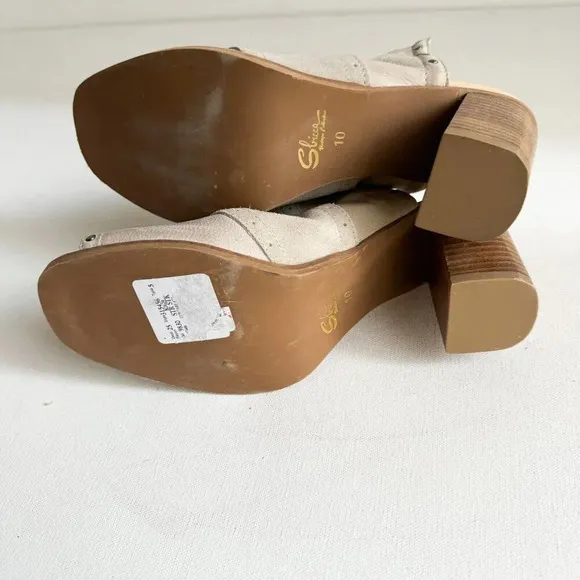 Sbicca Vintage Collection Suede Leather Light Beige Studded Slides 10