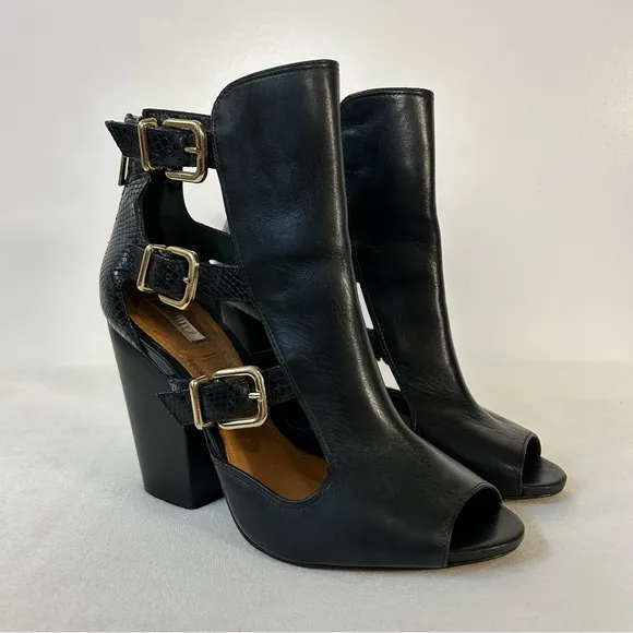 Schutz Celena Chunky Heel Buckle Black Leather Sandals Size 8.5