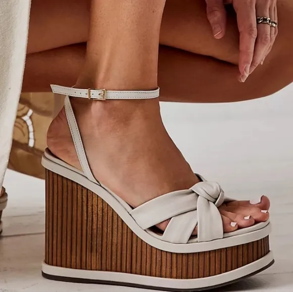 Schutz Mindy wedge sandals