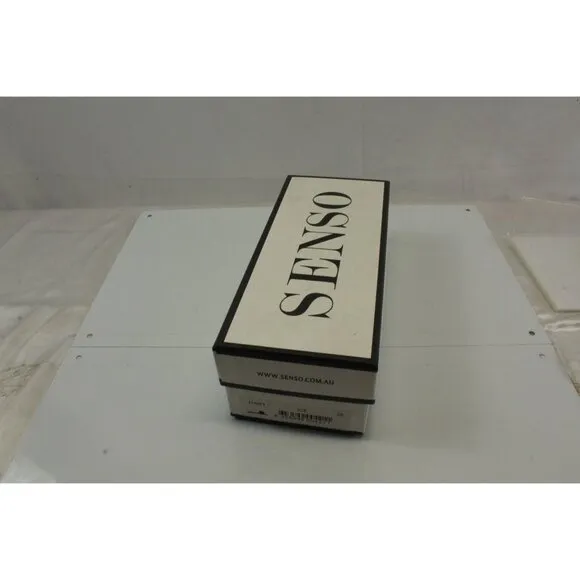 Senso Sandals Open Square Toe With Large Chic Buckle Detail Ice Size 8