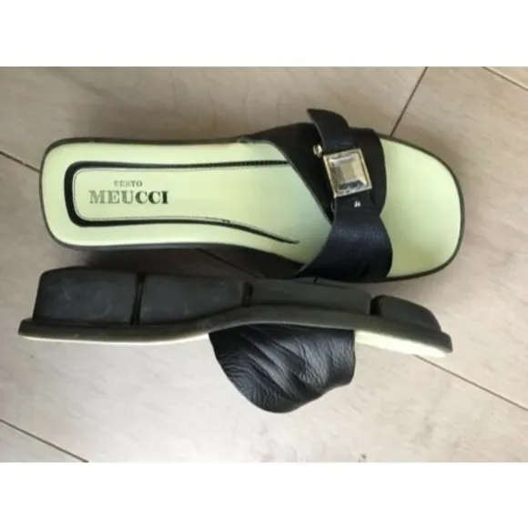 Sesto Meucci sandals slides slip ons Made in Italy 7.5 M 7 black green Leather