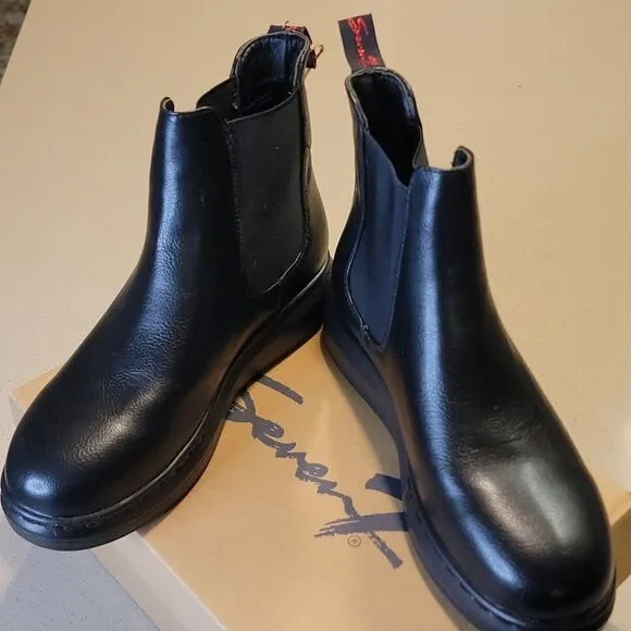 Seven7 Alexia Black Chelsea Boots Size 10