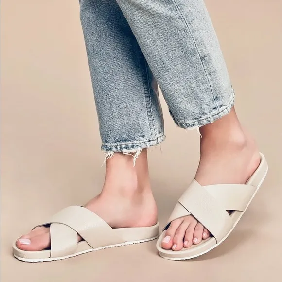 SEYCHELLES 10 Lighthearted Pebbled Leather Crisscross Slides Sandals Off White
