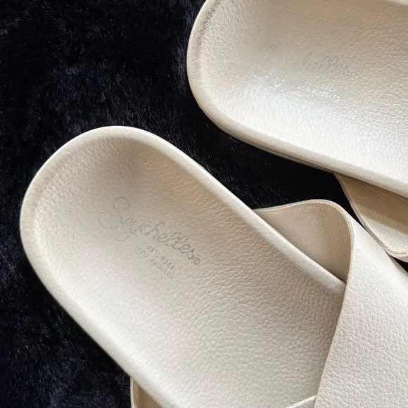 SEYCHELLES 10 Lighthearted Pebbled Leather Crisscross Slides Sandals Off White