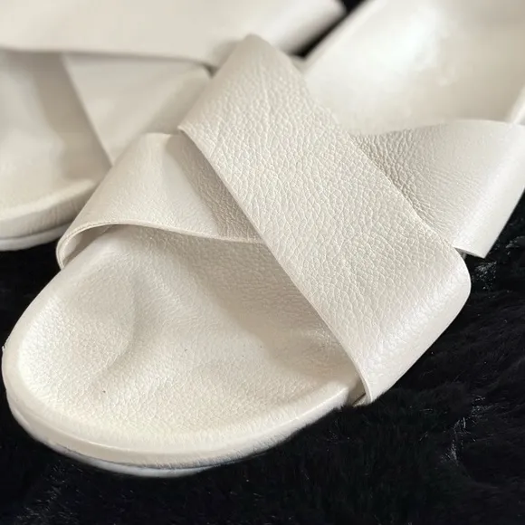 SEYCHELLES 10 Lighthearted Pebbled Leather Crisscross Slides Sandals Off White