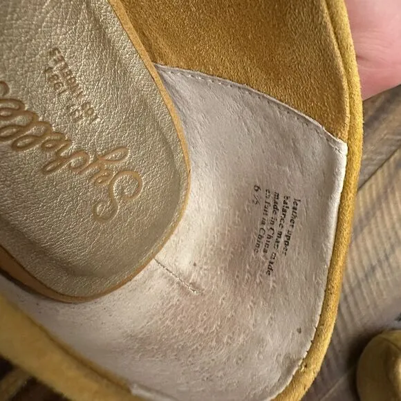 Seychelles Downstage Ruffled Flats Mustard Yellow Suede Women's 6.5