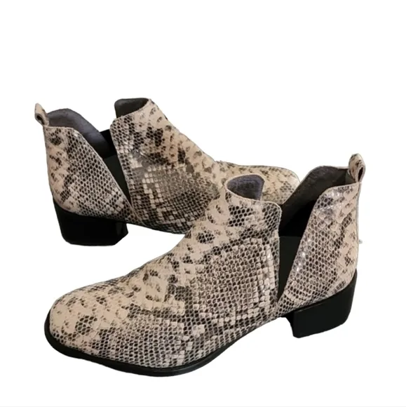 Seychelles Waiting For You Snake Leather Chelsea Boots 10 Ankle Booties Anthro