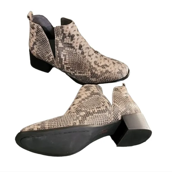 Seychelles Waiting For You Snake Leather Chelsea Boots 10 Ankle Booties Anthro
