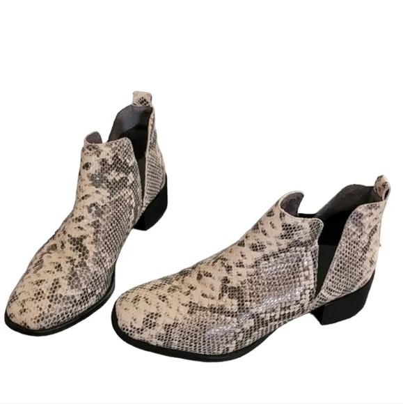 Seychelles Waiting For You Snake Leather Chelsea Boots 10 Ankle Booties Anthro