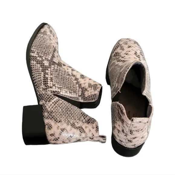 Seychelles Waiting For You Snake Leather Chelsea Boots 10 Ankle Booties Anthro