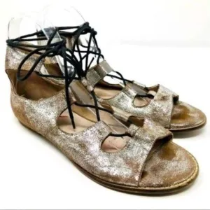 Seychelles woman’s metallic silver leather suede gladiator sandals 8 BoxO laceup