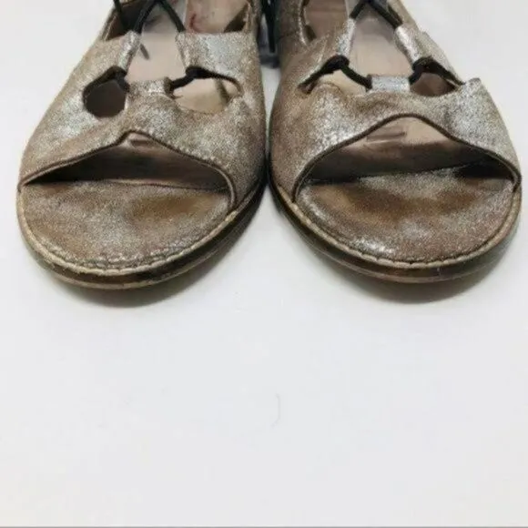 Seychelles woman’s metallic silver leather suede gladiator sandals 8 BoxO laceup