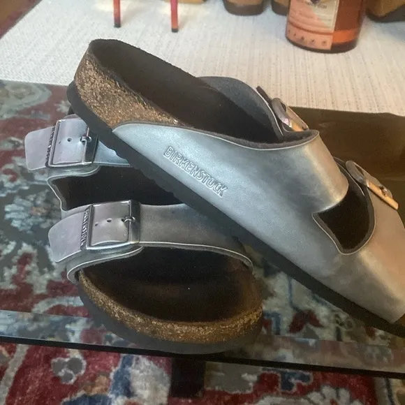 😎SILVER Birkenstock Arizona Sandals, sanitized measured, 11 inches long.
