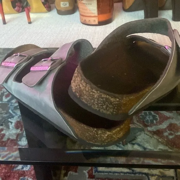 😎SILVER Birkenstock Arizona Sandals, sanitized measured, 11 inches long.