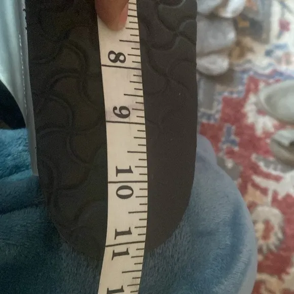 😎SILVER Birkenstock Arizona Sandals, sanitized measured, 11 inches long.