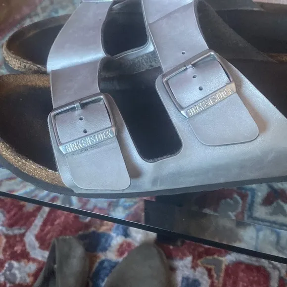 😎SILVER Birkenstock Arizona Sandals, sanitized measured, 11 inches long.