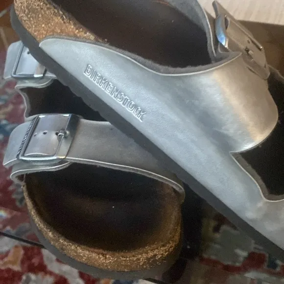 😎SILVER Birkenstock Arizona Sandals, sanitized measured, 11 inches long.