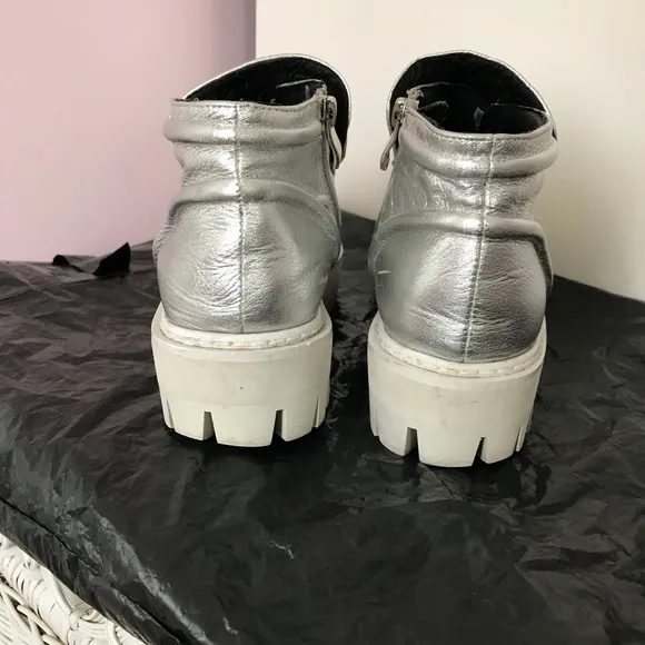 🔥Silver Leather Platform Ankle Boots🔥