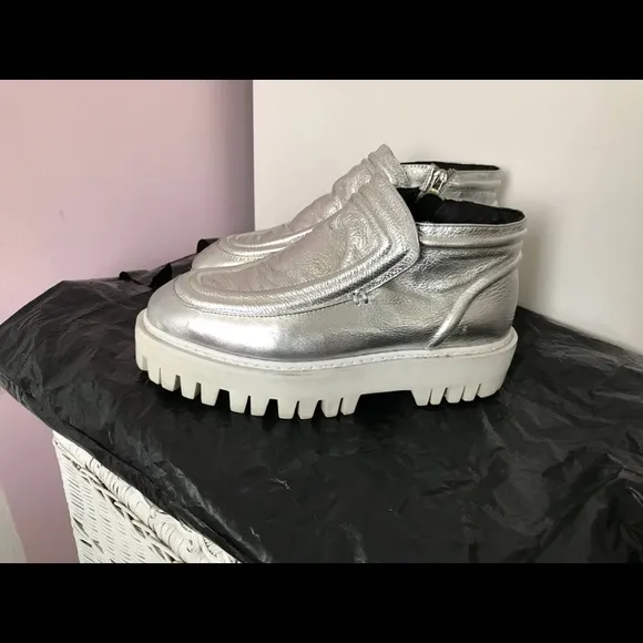 🔥Silver Leather Platform Ankle Boots🔥