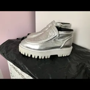 🔥Silver Leather Platform Ankle Boots🔥