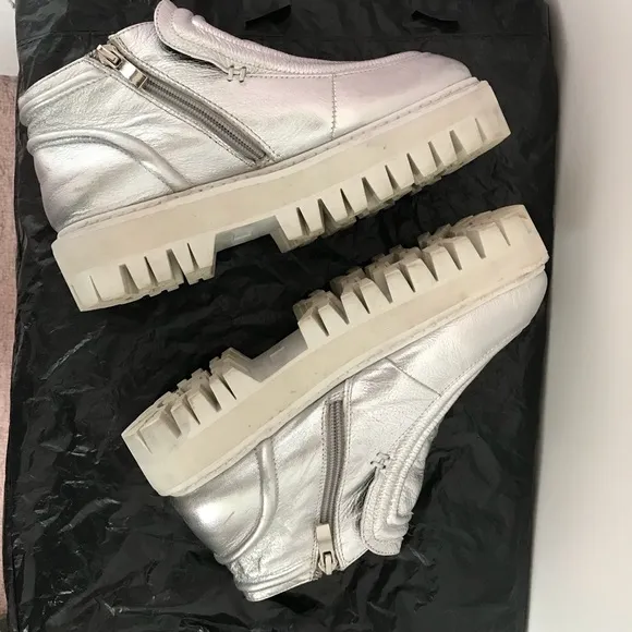 🔥Silver Leather Platform Ankle Boots🔥
