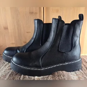 Sincerely Jules Black Leather Hippie Chunky Chelsea Boots Platform sz 8.5