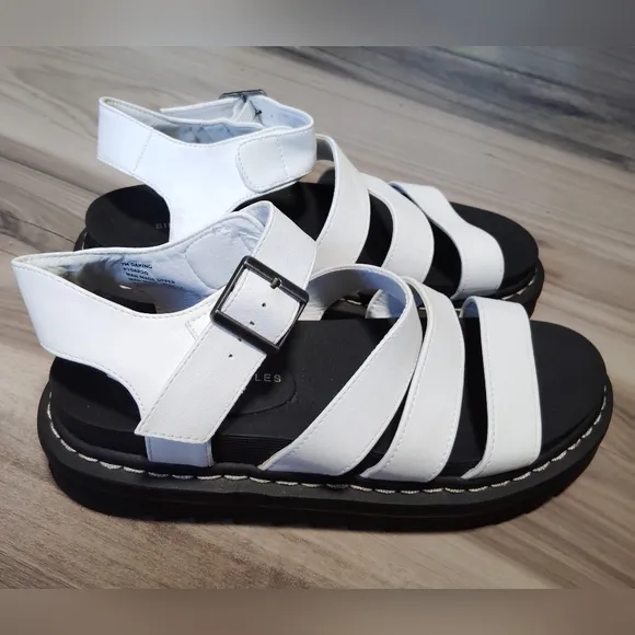 SINCERELY JULES Daring Chunky Lug Sole Vegan Flatforms Sandals Size 7