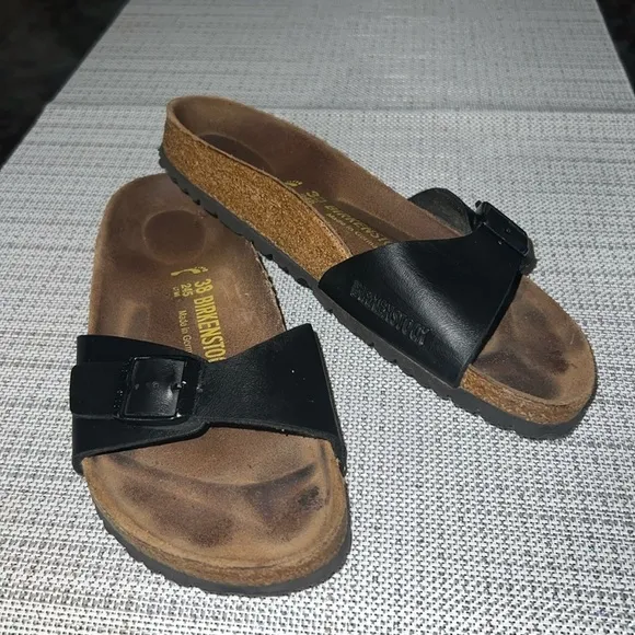 Single buckle Birkenstock Madrid Sandals size 38 / 8.5  black leather
