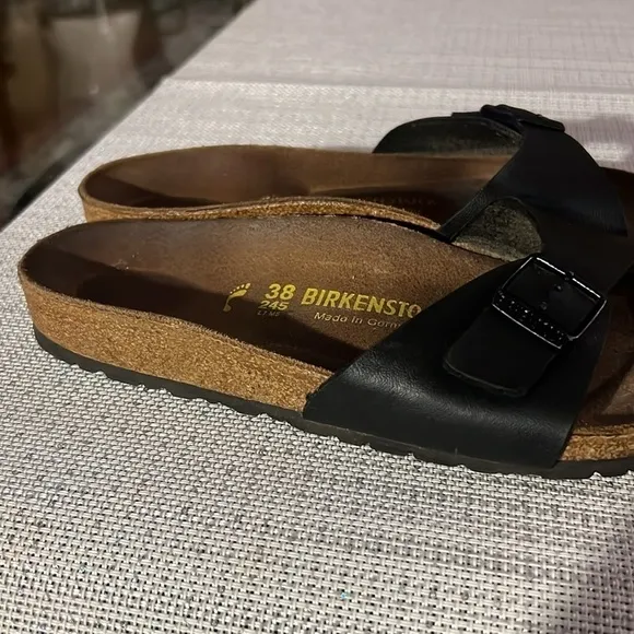 Single buckle Birkenstock Madrid Sandals size 38 / 8.5  black leather