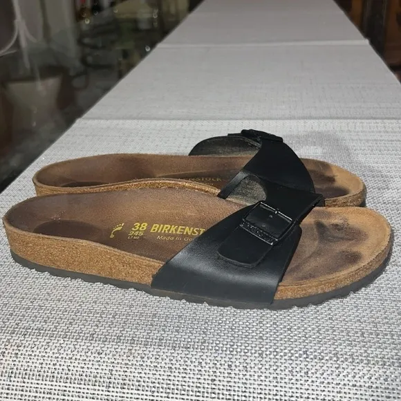 Single buckle Birkenstock Madrid Sandals size 38 / 8.5  black leather