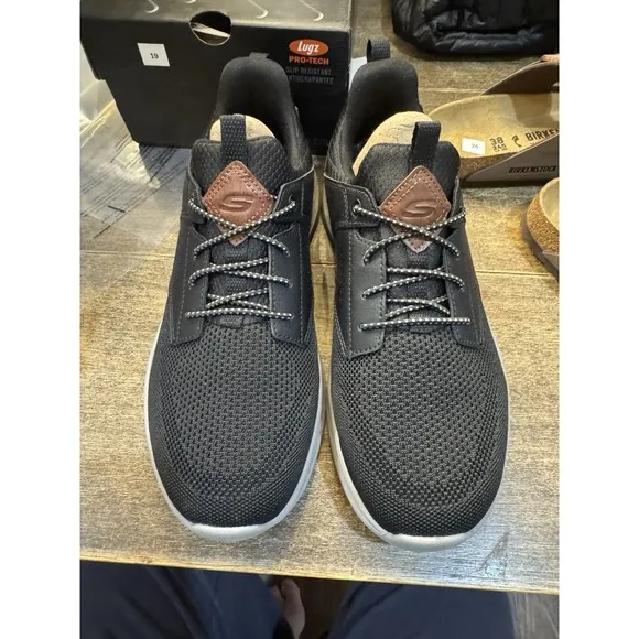 Skechers Men's Slade-Breyer 210892 Knitted Mesh Bungee Lace Size 8.5 Black