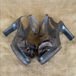 Slapy Leather Ruffle Brown Leather Women's Sandals Size 5