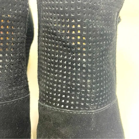 Sofft Boots Ankle Wedged Leather Perforate Side Zip Black 9.5