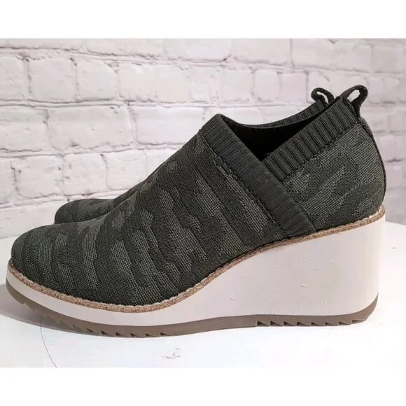 Sofft Womens Elesia Sneakers Wedge Heel Slip On Olive Green Knit Camo Size 8.5