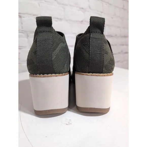 Sofft Womens Elesia Sneakers Wedge Heel Slip On Olive Green Knit Camo Size 8.5