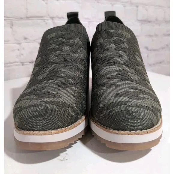 Sofft Womens Elesia Sneakers Wedge Heel Slip On Olive Green Knit Camo Size 8.5