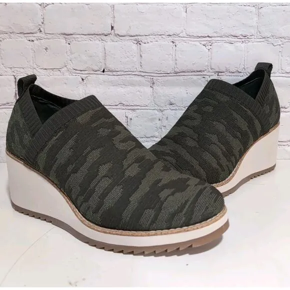 Sofft Womens Elesia Sneakers Wedge Heel Slip On Olive Green Knit Camo Size 8.5