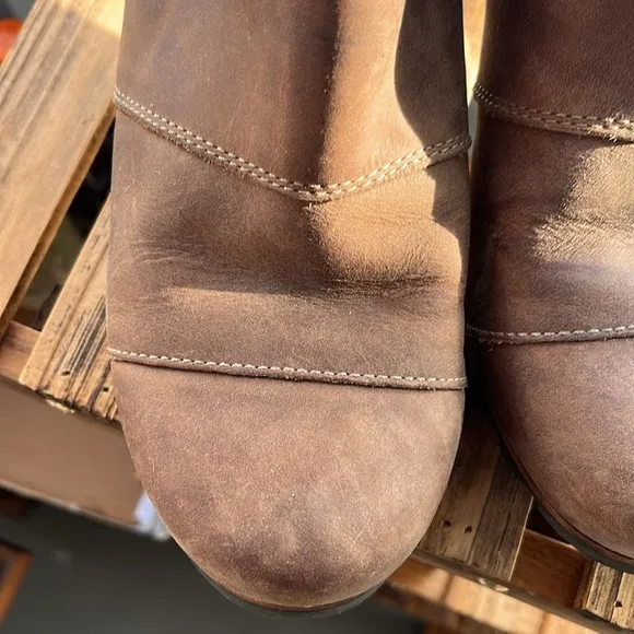 Sorel Addington Heeled Chelsea Boots Size 9