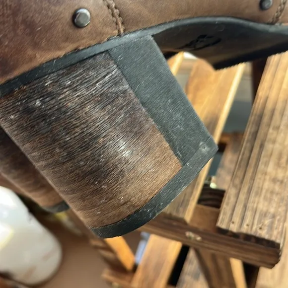 Sorel Addington Heeled Chelsea Boots Size 9