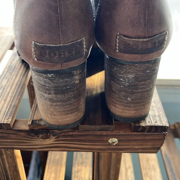 Sorel Addington Heeled Chelsea Boots Size 9