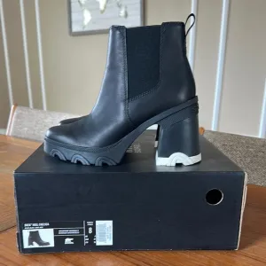 Sorel Black Women's Chelsea Boots