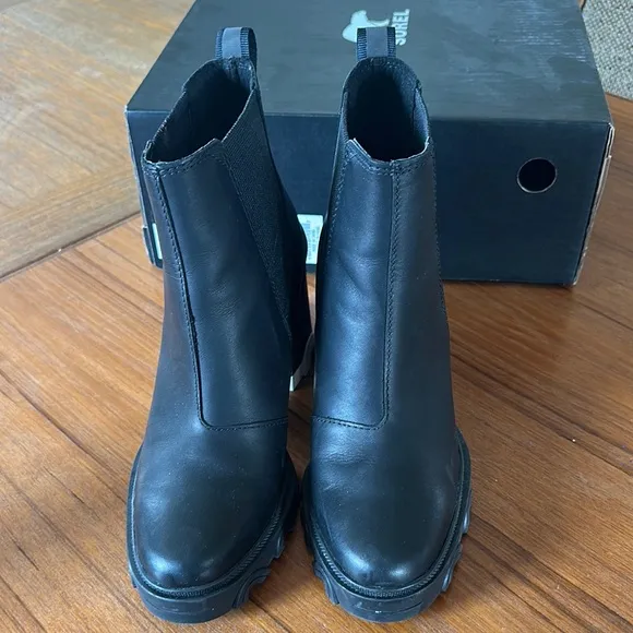 Sorel Black Women's Chelsea Boots