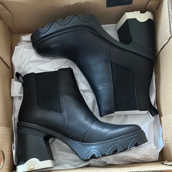 Sorel Black Women's Chelsea Boots