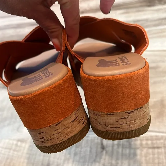 Sorel Cameron Flatform Women's Desert Sun suede Orange Sandals size 8