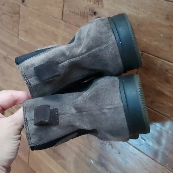 Sorel chelsea suede brown boots